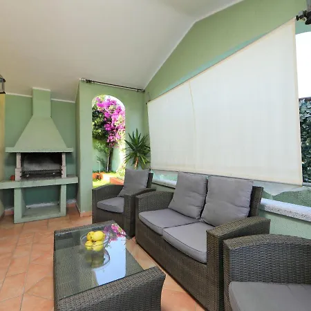 Greca Piscina - Rei238 By Interhome *