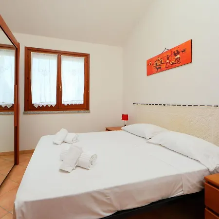 Сasa de vacaciones Greca Piscina - Rei238 By Interhome